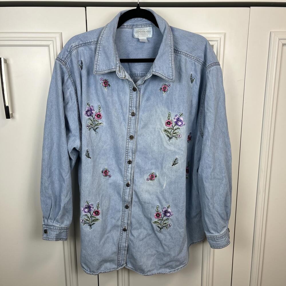 90s VTG Embroidered Cottage Light Denim Button Up